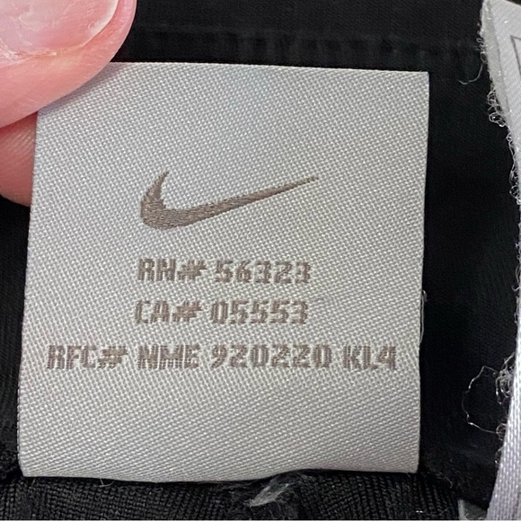 NIKE / Black Bootcut Athletic Yoga Pants Size (ST) Small Tall - Picture 4 of 10